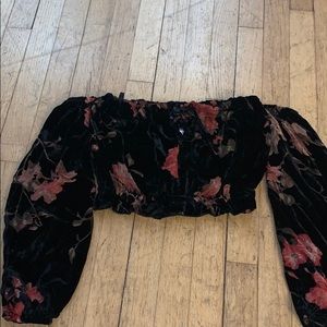 Cute Windsor cropped blouse